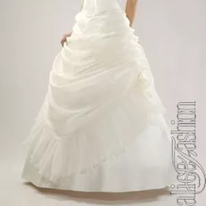 Б/у свадебное платье цвета 