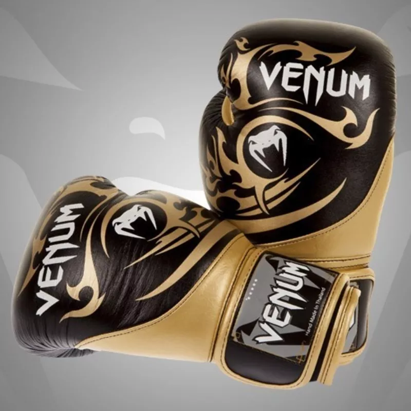 Боксерские перчатки Venum Tribal Boxing Gloves-Black/Gold 2