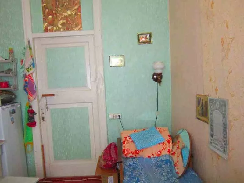 1 комната в гор Таганроге 10 м2 . Продаётся.