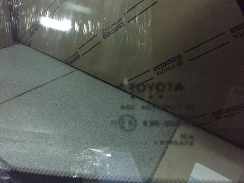 Лобовое стекло Toyota Camry  2