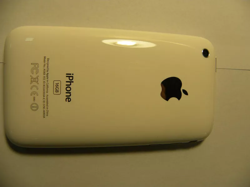 Продам iphone 3Gs 16Gb - оригинал- 2 штуки,  оба белые. 2