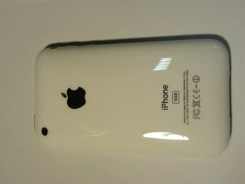 Продам iphone 3Gs 16Gb - оригинал- 2 штуки,  оба белые. 5